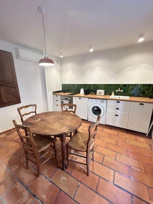 La Confidentielle Centre Ville Arles Terrasse المظهر الخارجي الصورة