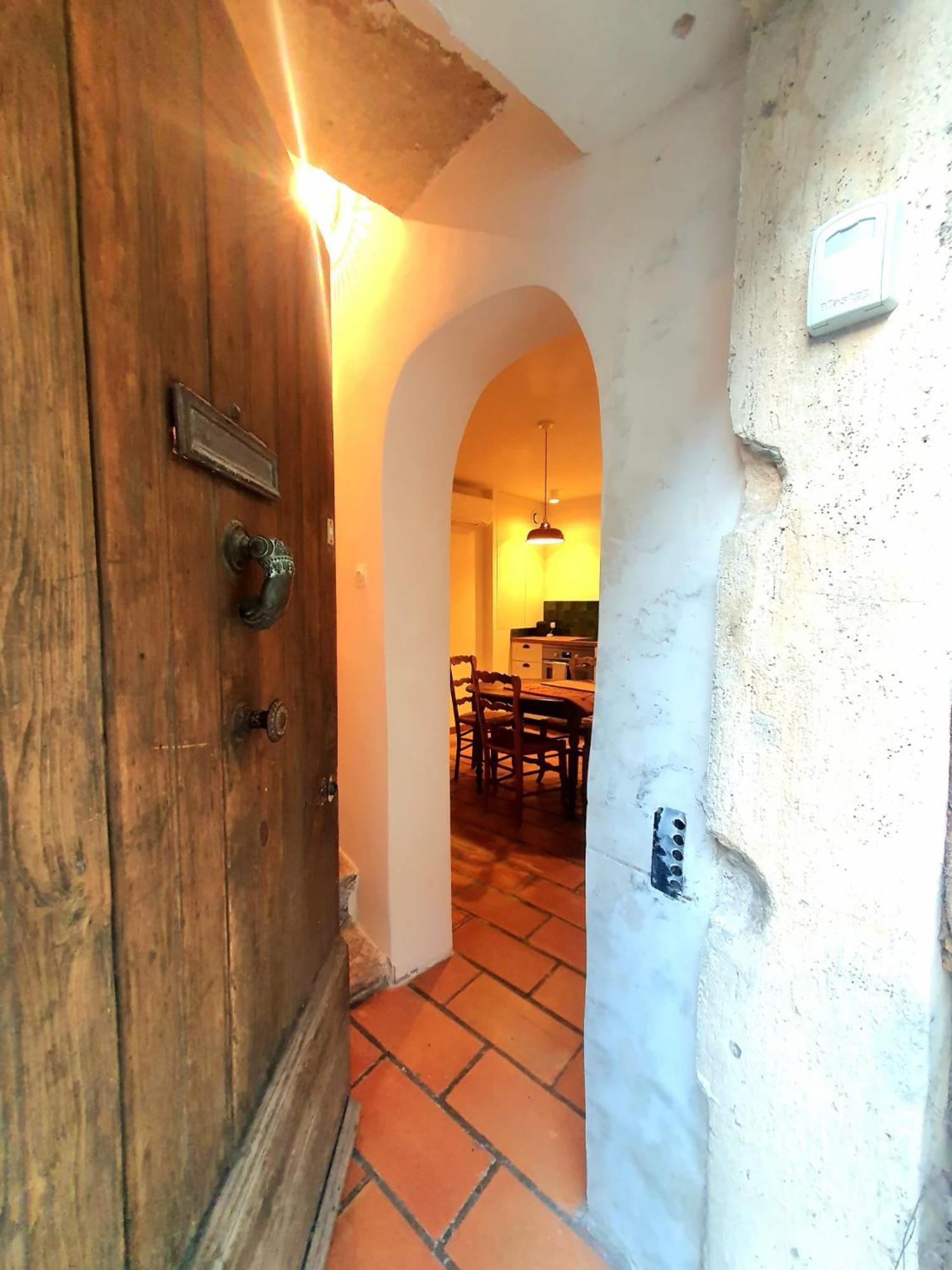 La Confidentielle Centre Ville Arles Terrasse المظهر الخارجي الصورة