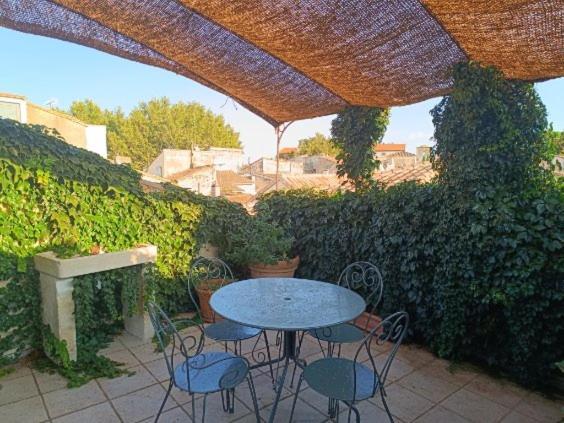 La Confidentielle Centre Ville Arles Terrasse المظهر الخارجي الصورة