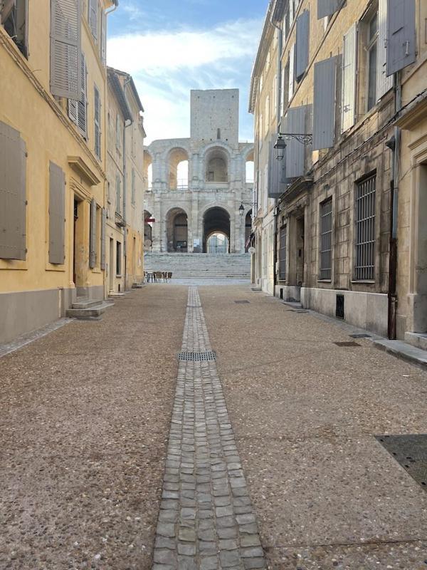 La Confidentielle Centre Ville Arles Terrasse المظهر الخارجي الصورة